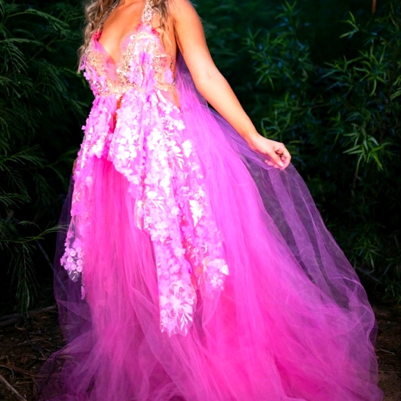 PARKER Pink & Gold Lehenga Wedding Ballgown Set - Picture 2 of 7